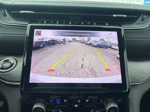 Used 2022 Jeep Grand Cherokee L Overland AWD/4WD image 17