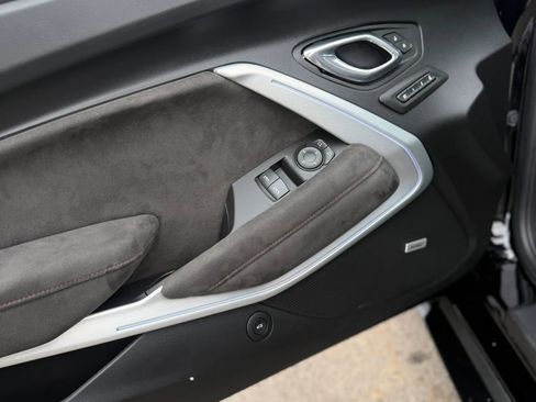 Used 2017 Chevrolet Camaro ZL1 image 12