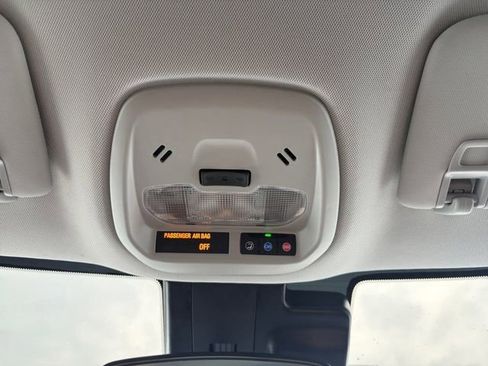 Used 2025 Chevrolet Trax ACTIV FWD image 12