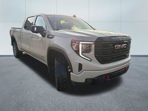 Used 2023 GMC Sierra 1500 AT4 w/ AT4 Preferred Package AWD/4WD image 5