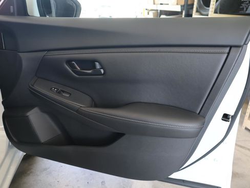 Used 2025 Nissan Sentra S image 37