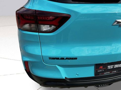 Used 2021 Chevrolet TrailBlazer RS w/ Sun and Liftgate Package image 14
