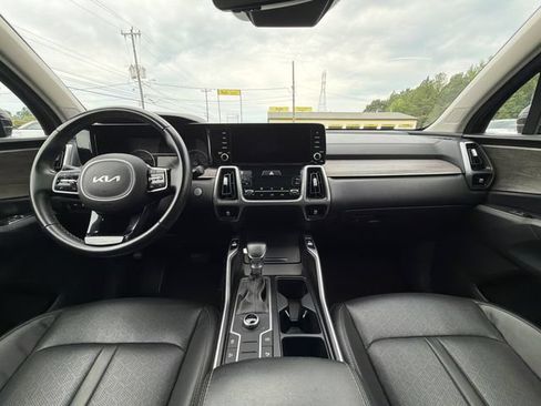 Used 2022 Kia Sorento S w/ Panoramic Sunroof Package AWD/4WD image 36