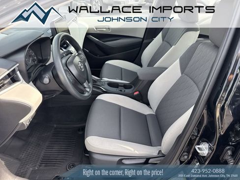 Used 2025 Toyota Corolla LE FWD image 14