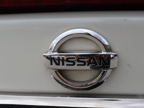 Used 2019 Nissan Maxima SR w/ Premium Package image 10