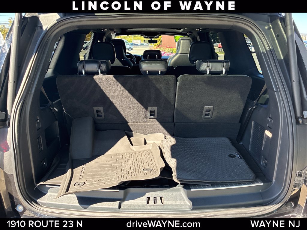 Certified 2024 Lincoln Navigator Reserve AWD/4WD image 7