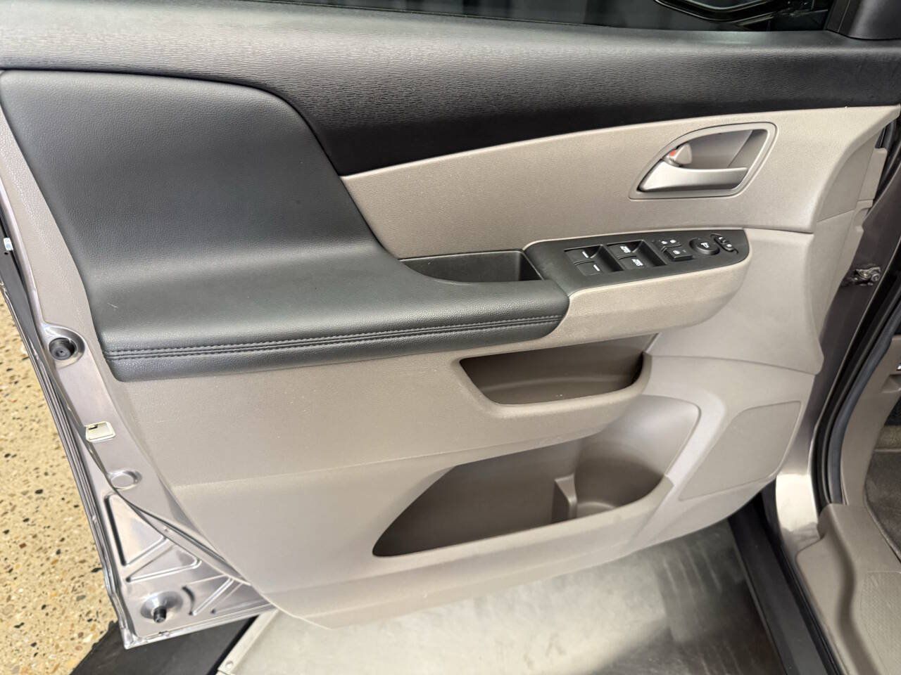 Used 2012 Honda Odyssey EX-L image 18