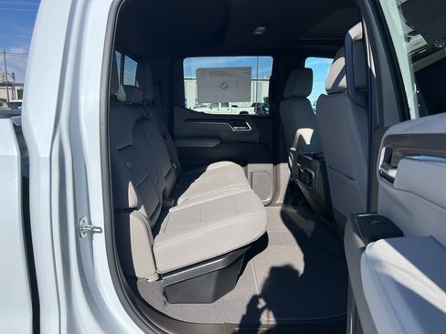 New 2026 GMC Sierra 1500 SLT w/ SLT Premium Package image 16