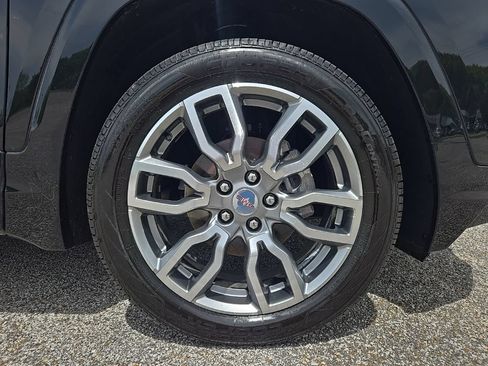 Used 2024 GMC Terrain Denali AWD/4WD image 27