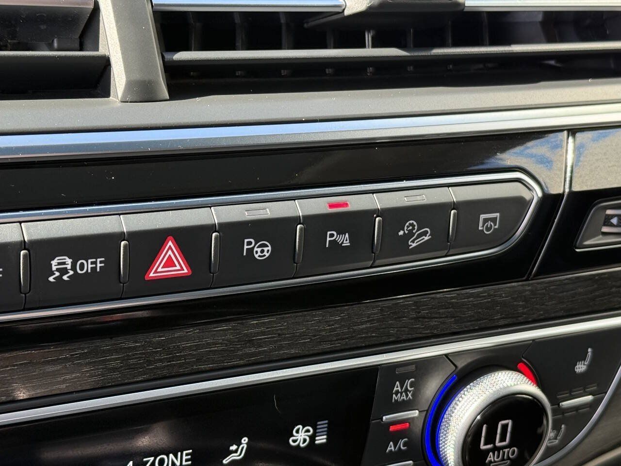 Used 2019 Audi Q7 3.0T Prestige AWD/4WD image 16