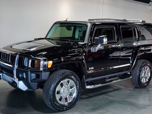 Used 2009 HUMMER H3 Alpha image 5