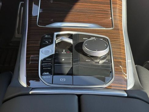 Used 2026 BMW X5 xDrive40i w/ M Sport Package AWD/4WD image 8