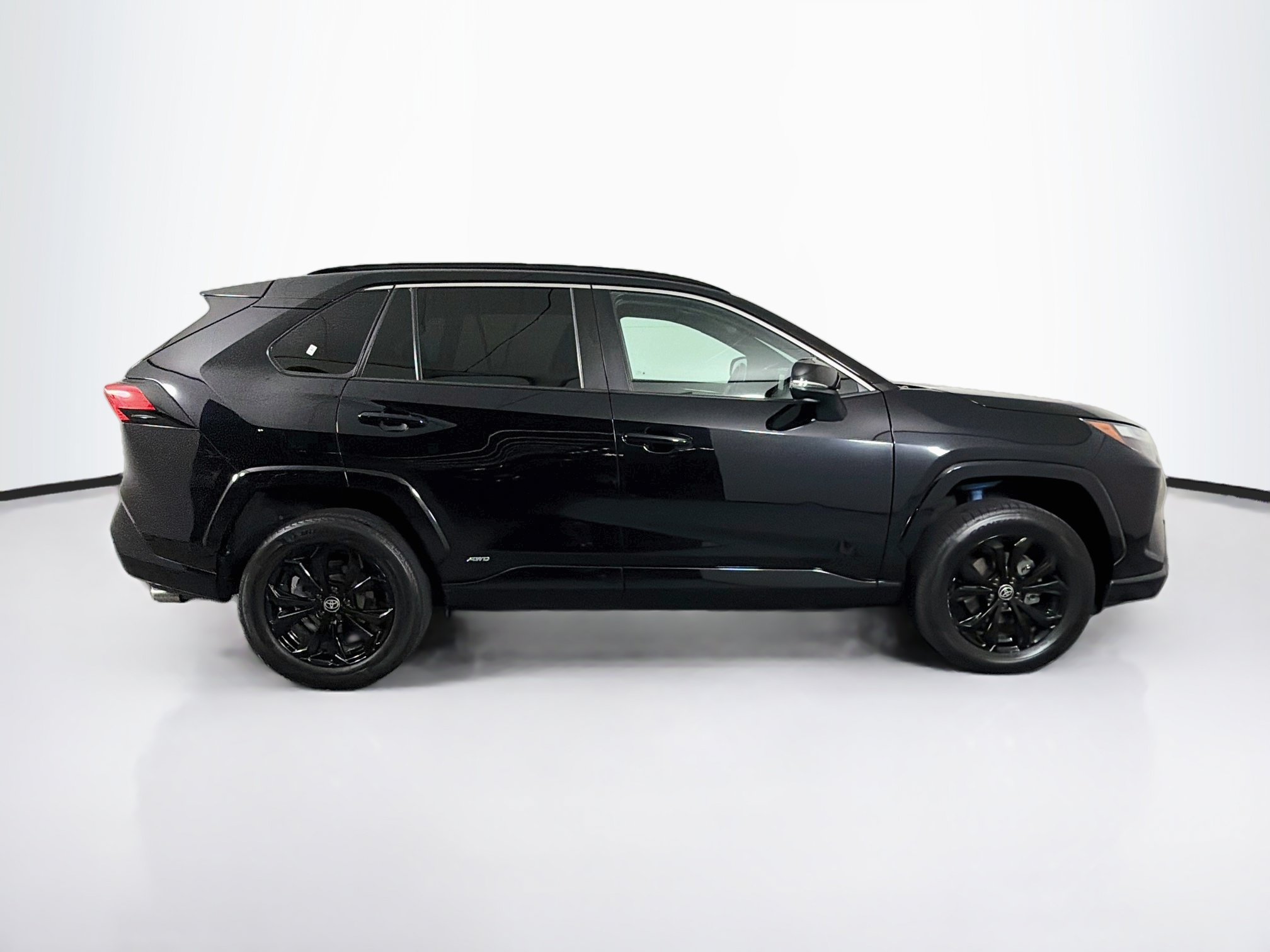 Used 2022 Toyota RAV4 SE AWD/4WD image 10