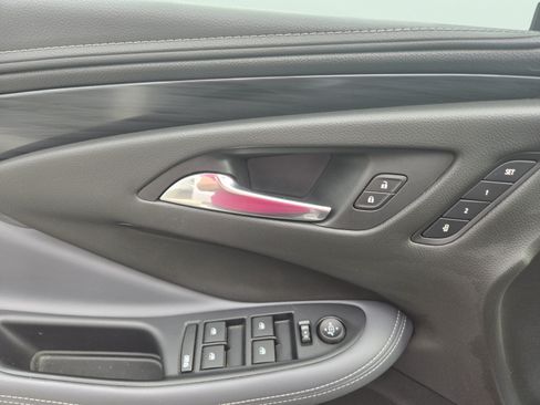Used 2020 Buick Envision Essence AWD/4WD image 12