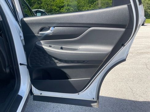 Used 2019 Hyundai Santa Fe SEL FWD image 18