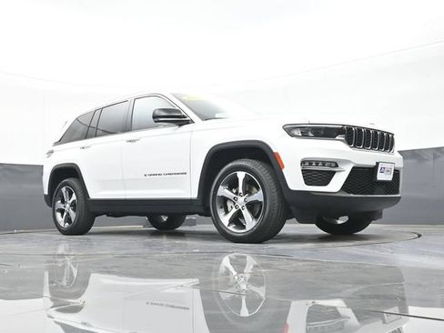 Used 2023 Jeep Grand Cherokee Limited AWD/4WD image 51