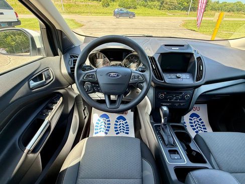 Used 2017 Ford Escape SE w/ Equipment Group 201A AWD/4WD image 10