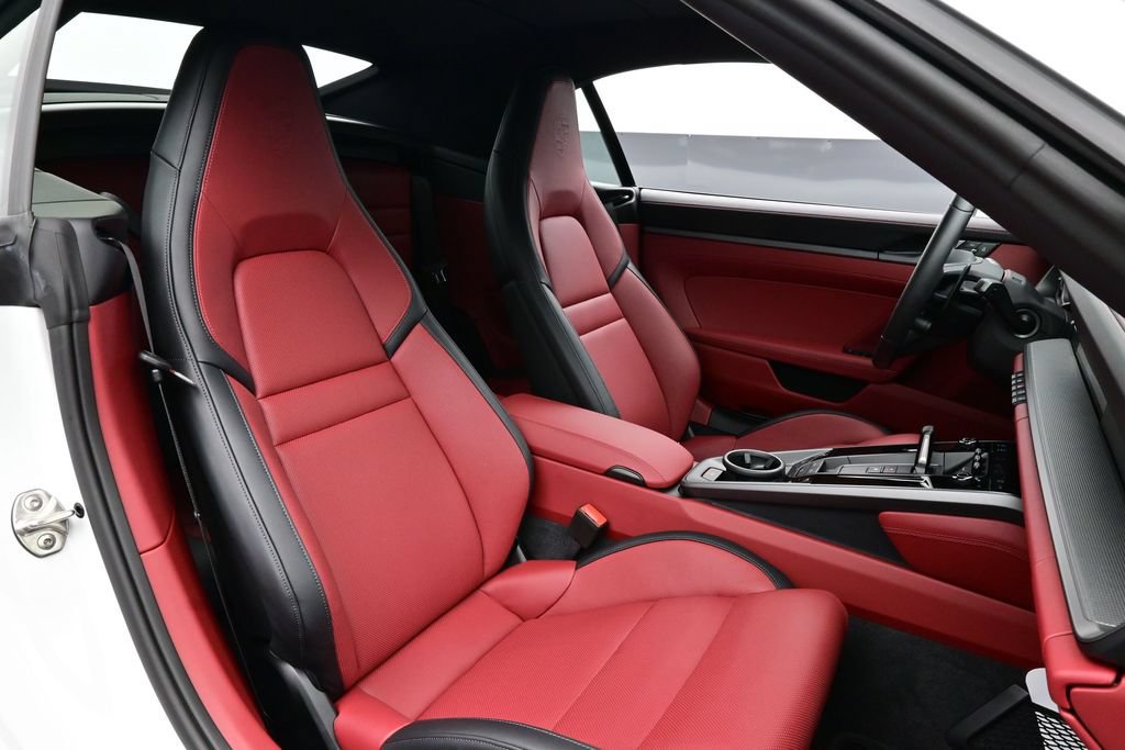 Certified 2026 Porsche 911 Carrera RWD image 9