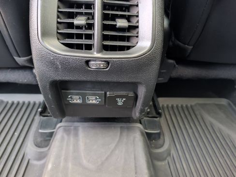 Used 2021 Jeep Cherokee High Altitude AWD/4WD image 31