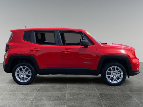 Used 2023 Jeep Renegade Latitude AWD/4WD image 6