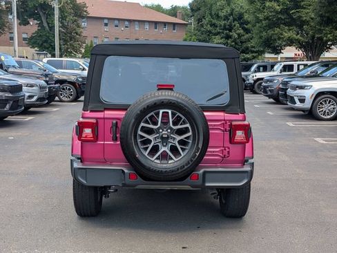 Certified 2024 Jeep Wrangler Unlimited Sahara w/ Technology Group AWD/4WD image 4