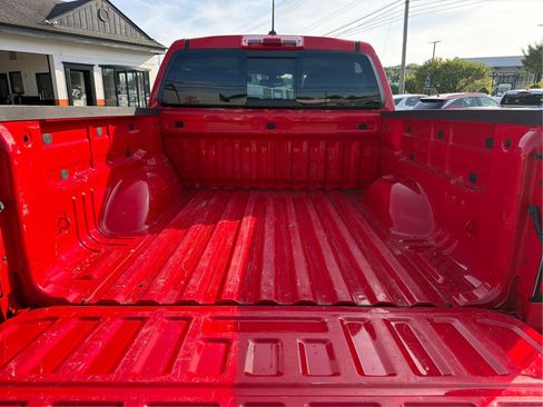 Used 2018 Chevrolet Colorado Z71 AWD/4WD image 12