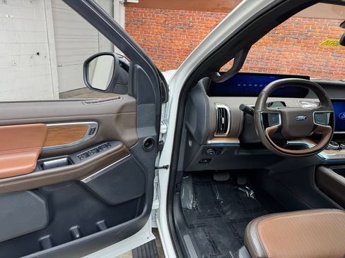 Certified 2025 Ford Expedition Max King Ranch AWD/4WD image 10