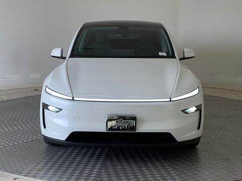 Used 2026 Tesla Model Y AWD image 6