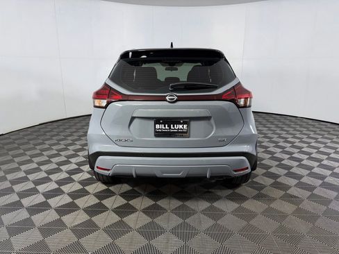 Used 2022 Nissan Kicks SR FWD image 9