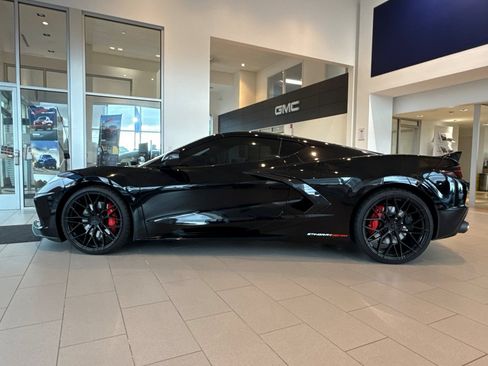 Used 2022 Chevrolet Corvette Stingray Coupe w/ Z51 Performance Package RWD image 7