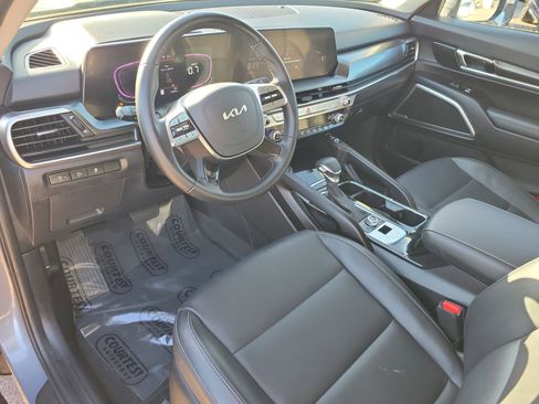 Used 2024 Kia Telluride S image 23