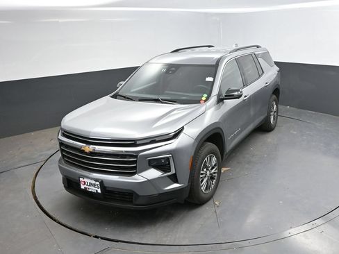 Used 2024 Chevrolet Traverse LT AWD/4WD image 24