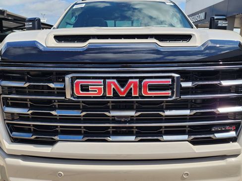 New 2026 GMC Sierra 2500 AT4 w/ AT4 Premium Plus Package AWD/4WD image 9