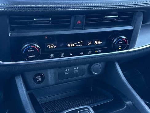 Used 2024 Nissan Rogue SV FWD image 23