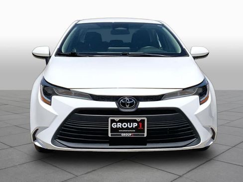 Used 2023 Toyota Corolla LE FWD image 4