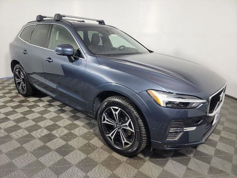 Used 2022 Volvo XC60 B5 Momentum w/ Advanced Package image 1
