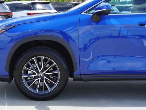 Used 2025 Lexus NX 250 FWD w/ Towing Package (2000 Lbs) image 10