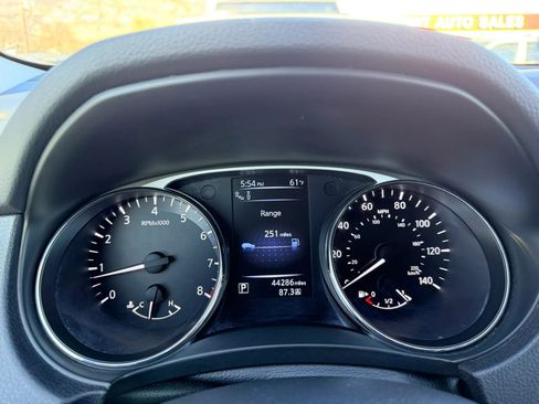 Used 2016 Nissan Rogue SL w/ SL Premium Package image 27