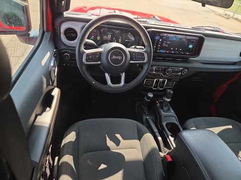Certified 2024 Jeep Wrangler Unlimited Sahara AWD/4WD image 8