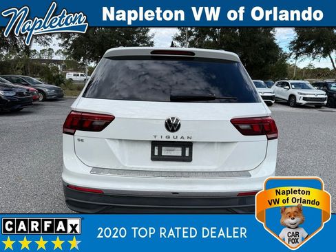 Used 2022 Volkswagen Tiguan SE w/ Panoramic Sunroof Package image 9