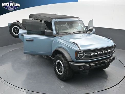 Used 2023 Ford Bronco Black Diamond w/ Sasquatch Package image 25