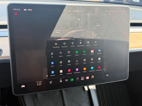 Used 2022 Tesla Model Y Long Range AWD/4WD image 23
