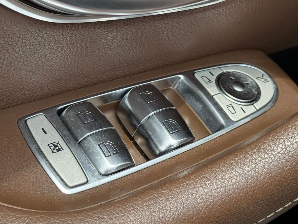 Used 2018 Mercedes-Benz E 400 4MATIC Sedan image 20