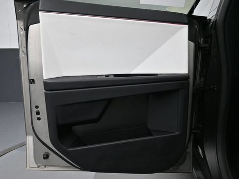 Used 2024 Tesla Cybertruck AWD Crew Cab image 19