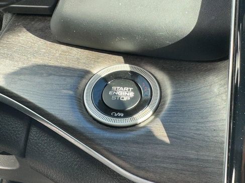 Used 2022 Jeep Grand Cherokee L Overland w/ Advanced Protech Group III image 25