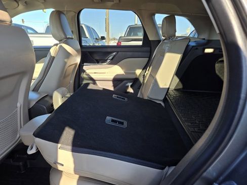 Used 2022 Lincoln Corsair AWD w/ Equipment Group 101A image 34