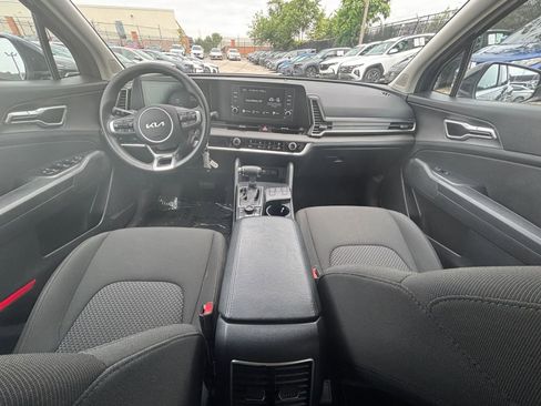 Used 2025 Kia Sportage LX FWD image 28