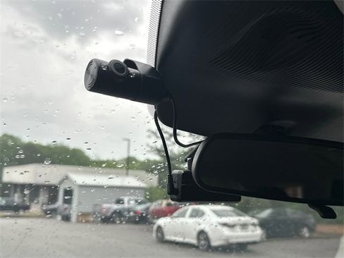 New 2025 Ford Explorer Active image 30