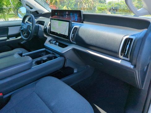 Used 2025 Ford Expedition Max Active RWD image 14