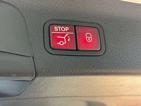 Used 2023 Mercedes-Benz GLS 580 4MATIC image 19